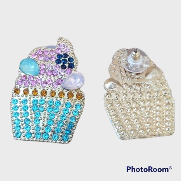 BLING CUPCAKE RHINESTONE EARRINGS - Picture 4 of 6